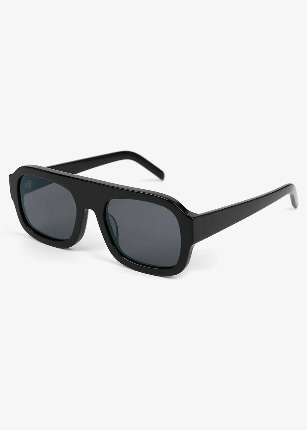 Russell Black and Grey - Nuree World